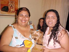 Tutty Junior com sua mãe e tia
