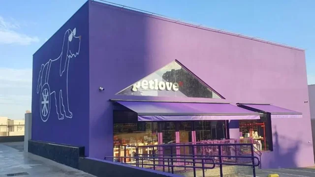 Petlove adquire startup baiana SimplesVet para expandir no setor B2B, mas aquisição levanta questões sobre mudanças na plataforma e uso de dados