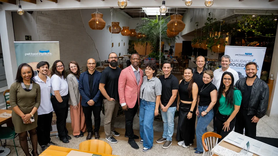 Caf&eacute; da manh&atilde; reuniu profissionais do setor pet em S&atilde;o Paulo e apresentou a&ccedil;&otilde;es de educa&ccedil;&atilde;o, nutri&ccedil;&atilde;o e apoio &agrave; ado&ccedil;&atilde;o respons&aacute;vel no Brasil.